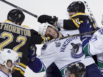 Shawn Thornton, Tyler Seguin a Kevin Bieksa