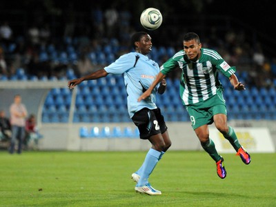 Sibusiso Ntuli a Rafael Ricardo De Oliveira Torres
