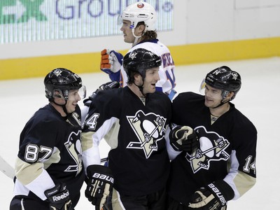 Sidney Crosby, Brooks Orpik a Chris Kunitz