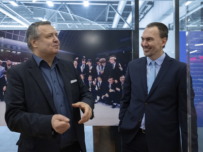 Na snímke členovia Siene slávy slovenského hokeja Dárius Rusnák (vľavo) a prezident SZĽH Mirosav Šatan