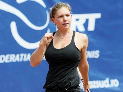 Rumunská tenistka Simona Halepová si aj kvôli športu dala zmenšiť svoje poprsie.