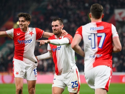 Na snímke futbalisti Slavie