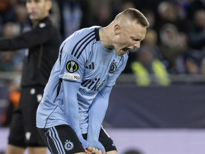 Hráč Slovana Nino Marcelli sa hnevá po nepremenenej šanci