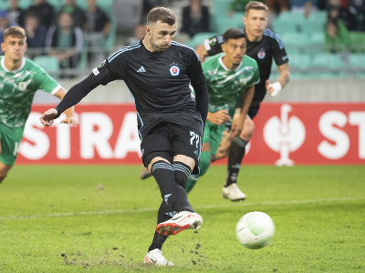 Aleksandar Čavrič (Slovan) dáva gól z penalty