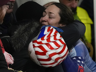 Americká skeletonistka Katie Uhlaenderová