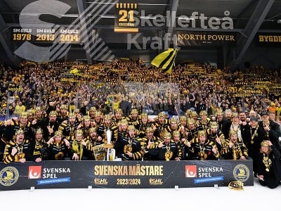 Skelleftea AIK oslavuje majstrovský titul