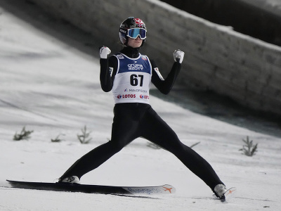 Nórsky skokan na lyžiach Marius Lindvik sa stal víťazom nedeľných pretekov Svetového pohára v poľskom Zakopanom
