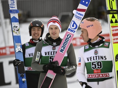 Rakúsky skokan na lyžiach Stefan Kraft a Nór Halvor Egner Granerud sa stali víťazmi nedeľňajšieho podujatia Svetového pohára v Ruke