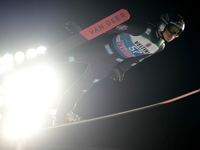 Na snímke nemecký skokan na lyžiach Andreas Wellinger sa stal víťazom úvodného podujatia 72. ročníka Turné štyroch mostíkov 29. decembra 2023 v nemeckom Oberstdorfe