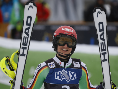 Nemka Lena Dürrová v cieli slalomu v Kranjskej Gore