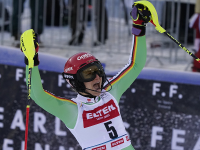 Na snímke nemecká lyžiarka Lena Dürrová v cieli 2. kola slalomu žien Svetového pohára v alpskom lyžovaní žien vo fínskom Levi
