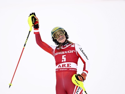 Rakúšanka Katharina Liensbergerová sa teší z víťazstva v slalome