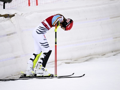 Nemka Lena Dürrová reaguje v cieli 2. kola slalomu