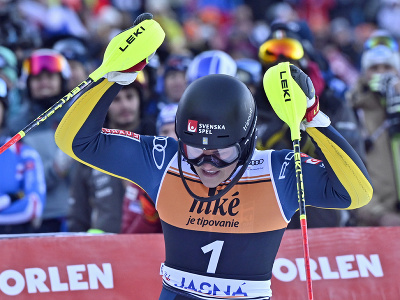 Švédska lyžiarka Anna Swennová Larssonová reaguje v cieli druhého kola slalomu žien v rámci Svetového pohára v alpskom lyžovaní v Jasnej