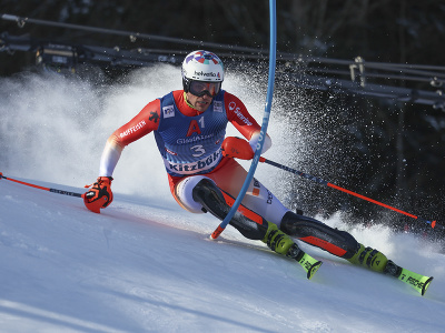 Švajčiarsky lyžiar Daniel Yule počas 1. kola slalomu Svetového pohára alpských lyžiarov v rakúskom stredisku Kitzbühel