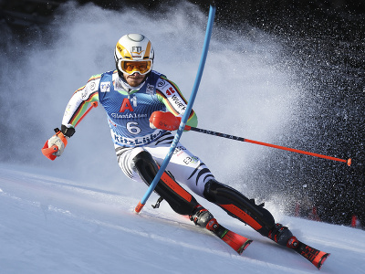 Nemecký lyžiar Linus Strasser sa raduje v cieli druhého kola slalomu Svetového pohára alpských lyžiarov v rakúskom stredisku Kitzbühel.