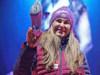 Na snímke česká reprezentantka v alpskom lyžovaní Šárka Strachová počas úvodného žrebovania čísel pred nedeľňajším slalomom Svetového pohára v Jasnej 