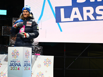 Švédska lyžiarka Anna Swennová Larssonová počas verejného žrebovania čísel na preteky slalomu žien v rámci Svetového pohára v alpskom lyžovaní v lyžiarskom stredisku Jasná v Demänovskej doline. 