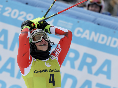 Na snímke chorvátska lyžiarka Leona Popovičová sa teší v cieli 2. kola finálového slalomu Svetového pohára 18. marca 2023 v andorrskom Soldeu