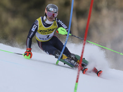 Nórsky lyžiar Lucas Braathen na trati v 1. kole slalomu mužov v alpskom lyžovaní vo francúzskom stredisku Courchevel-Méribel