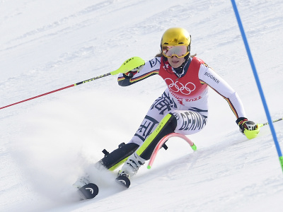 Na snímke nemecká lyžiarka Lena Dürrová v 1.kole slalomu žien v alpskom lyžovaní na ZOH 2022 v Pekingu