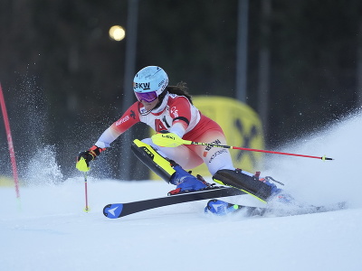 Elena Stoffelová počas 1. kola slalomu v Semmeringu