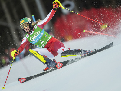 Na snímke rakúska lyžiarka Katharina Liensbergerová v 1. kole nočného slalomu žien Svetového pohára v alpskom lyžovaní v rakúskom Semmeringu