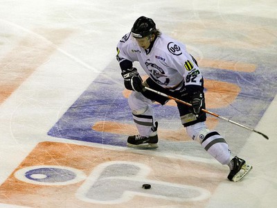 Hráč HC Košice Michal Šeda vo vyloženej šanci