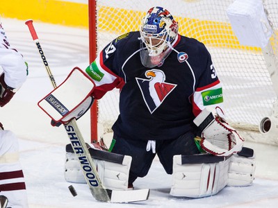 Jaroslav Janus v bránke Slovana v KHL doslova čaruje