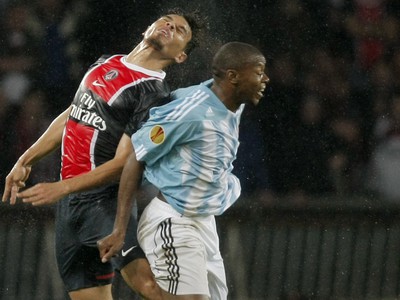 Mamadou Bagayoko a Caera v hlavičkovom súboji