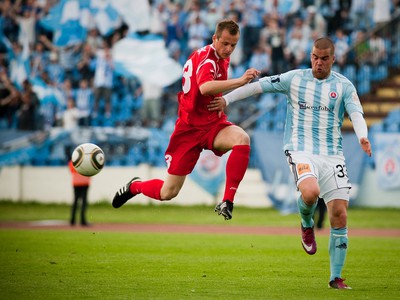 Filip Šebo zo Slovana a Martin Nosek z Dubnice