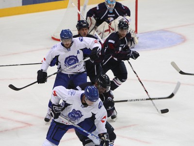 Situácia pred bránou HC Slovan Bratislava