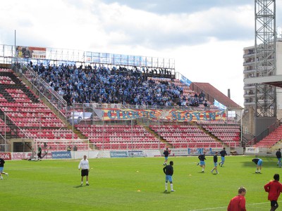 Priaznivci Slovana na Južnej tribúne