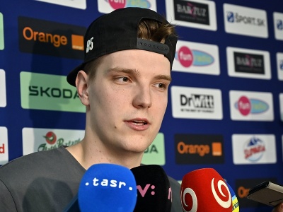 Na snímke slovenský hokejový reprezentant Filip Belányi