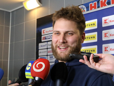 Na snímke slovenský hokejista Samuel Hlavaj počas mediálneho programu slovenskej hokejovej reprezentácie v štvrtom bloku prípravy,