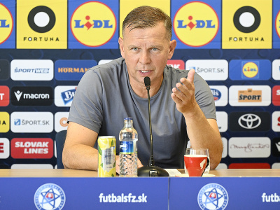 Tréner slovenskej futbalovej reprezentácie