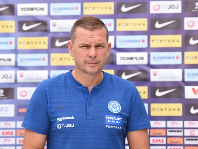 Tréner slovenskej futbalovej reprezentácie