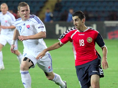 Henrikh Mkhitaryan a Juraj Kucka