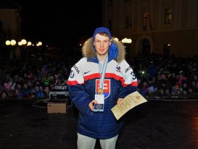 Hokejový brankár Denis Godla sa v piatok podvečer objavil v rodnom Kežmarku