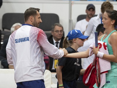 Na snímke slovenská tenistka Viktória Kužmová sa raduje z víťazstva nad Beatriz Haddadovou Maiovou z Brazílie