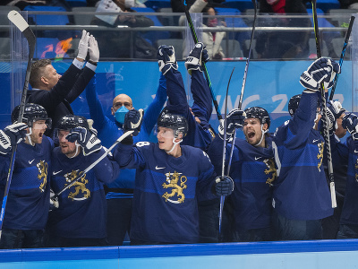 Radosť hokejistov Fínska po postupe do finále