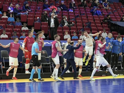 Slovenskí futsalisti oslavujú historický postup do štvrťfinále ME