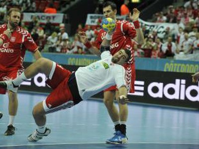 Andrej Petro strieľa gól