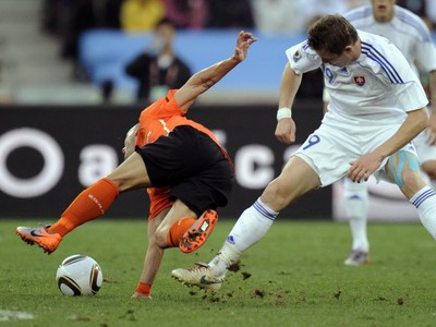 Sneijder a Kucka v súboji