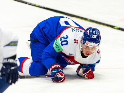 Juraj Slafkovský počas zápasu na MS v hokeji 2024