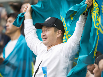 Na snímke gólová radosť fanúšika Kazachstanu vo štvrtom zápase v 3. skupine C-divízie Ligy národov vo futbale Kazachstan – Slovensko