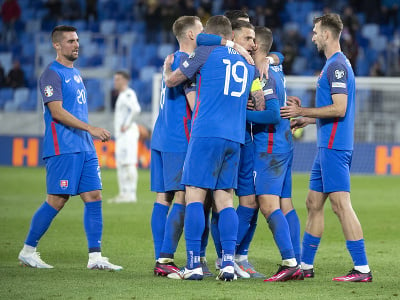 Na snímke radosť Slovákov po strelení druhého gólu 