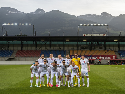 Futbalisti Slovenska pózujú pred kvalifikačným zápasom J-skupiny o postup na ME 2024 Lichtenštajnsko - Slovensko vo Vaduze
