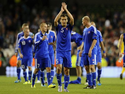 Slovenskí futbalisti ďakujú fanúšikom