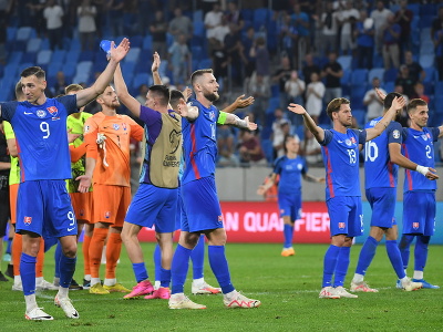Na snímke slovenskí futbalisti oslavujú po výhre nad Lichtenštajnskom 3:0 v kvalifikačnom zápase J-skupiny na ME 2024 Slovensko - Lichtenštajnsko